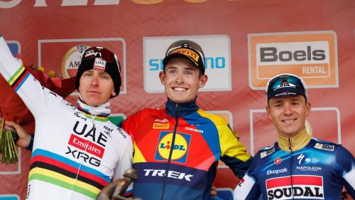 Skjelmose v cílovém sprintu na Amstel Gold Race vypálil rybník Pogačarovi s Evenpoelem!